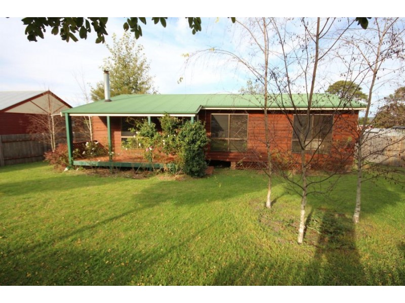 63 George Street, Tenterfield NSW 2372