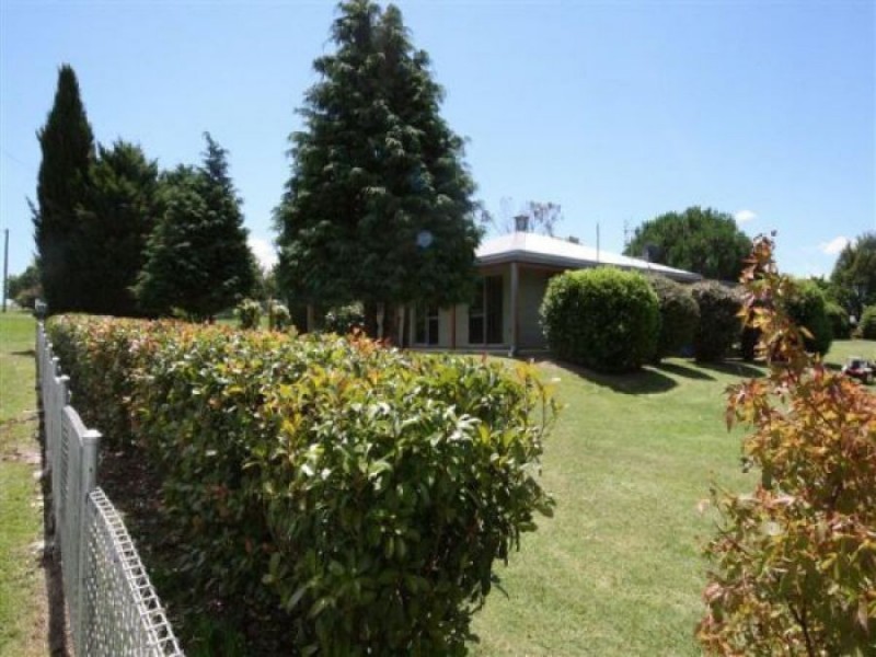 106 Drummond, Tenterfield NSW 2372