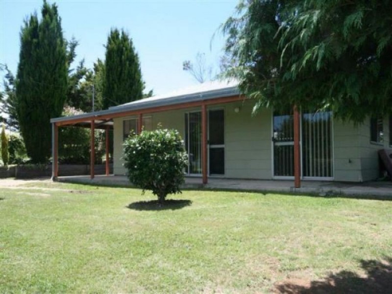 106 Drummond, Tenterfield NSW 2372