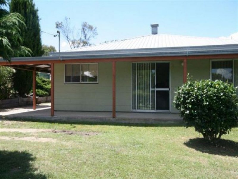 106 Drummond, Tenterfield NSW 2372
