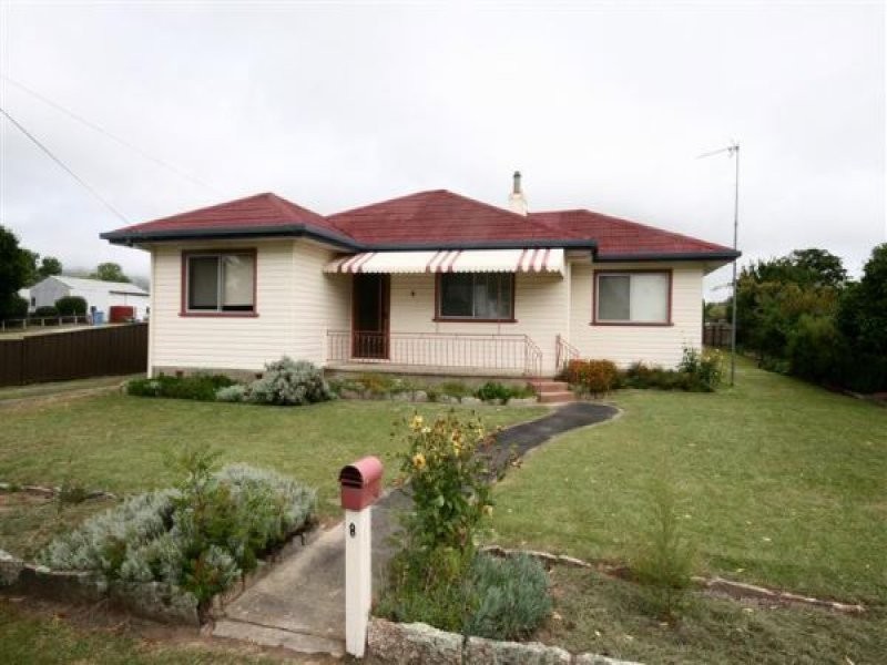 8 Duncan Street, Tenterfield NSW 2372