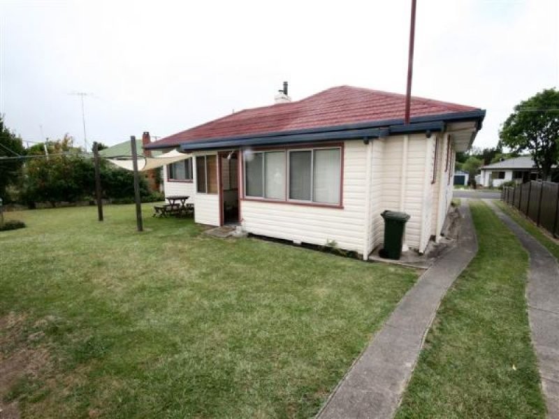 8 Duncan Street, Tenterfield NSW 2372