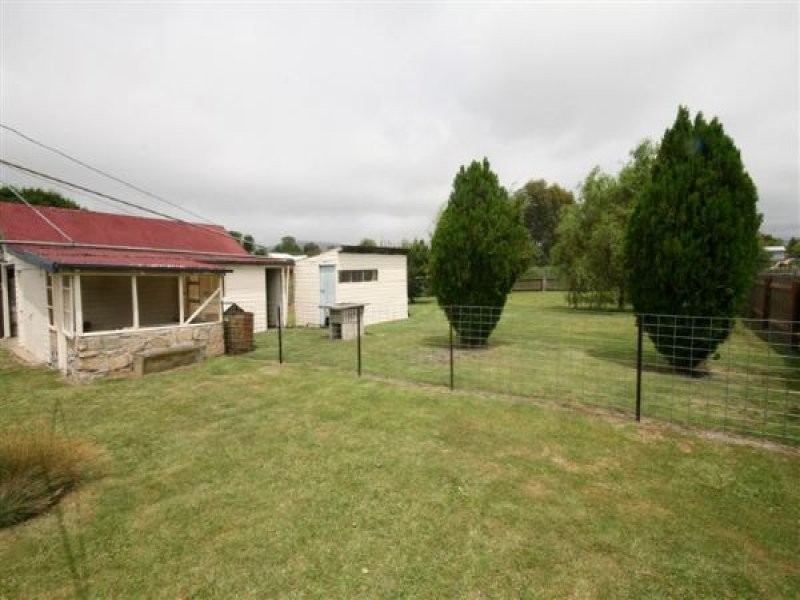 8 Duncan Street, Tenterfield NSW 2372