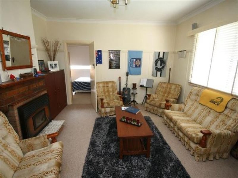 8 Duncan Street, Tenterfield NSW 2372