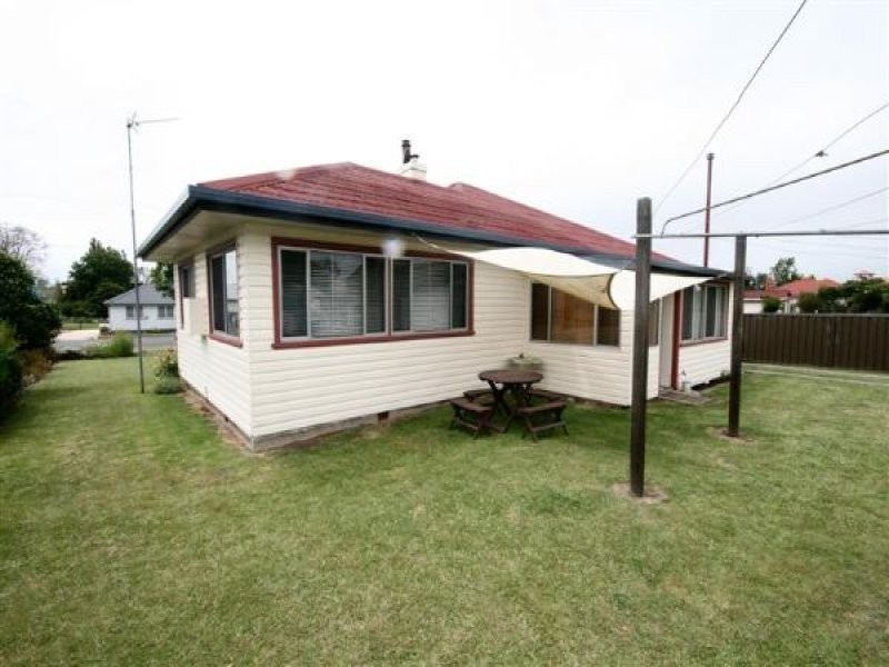 8 Duncan Street, Tenterfield NSW 2372