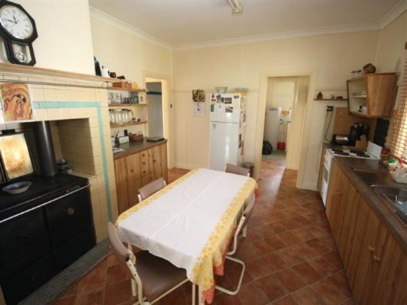 8 Duncan Street, Tenterfield NSW 2372