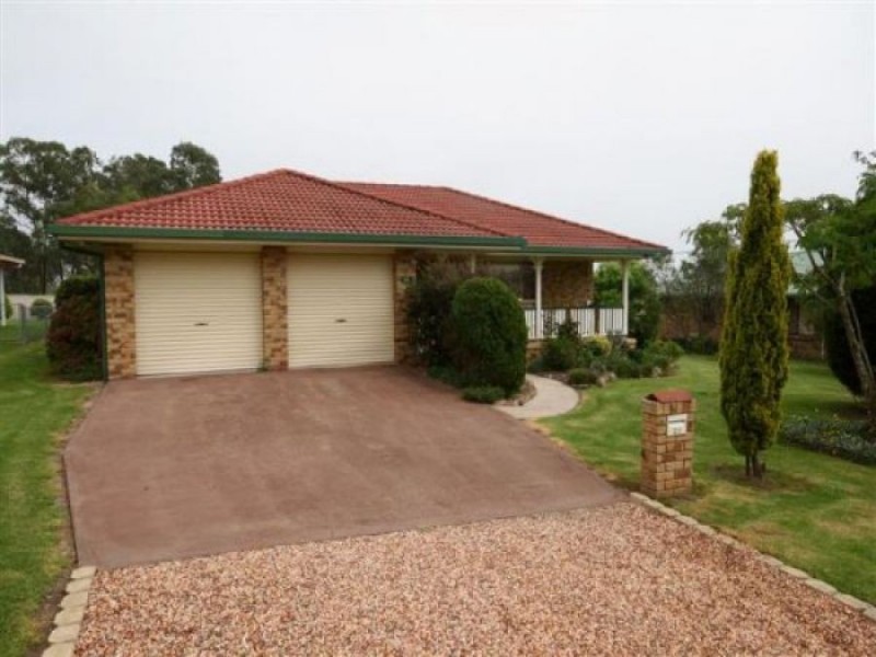 28 East Street, Tenterfield NSW 2372