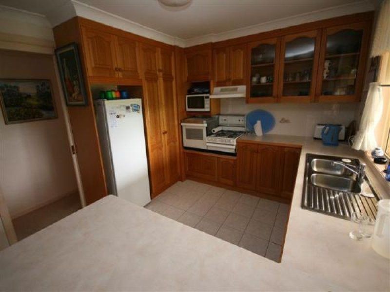 28 East Street, Tenterfield NSW 2372
