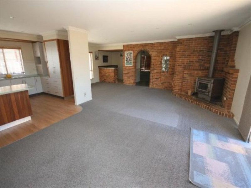 138 Miles Street, Tenterfield NSW 2372