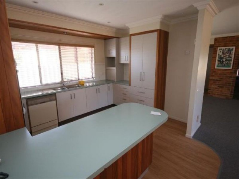 138 Miles Street, Tenterfield NSW 2372