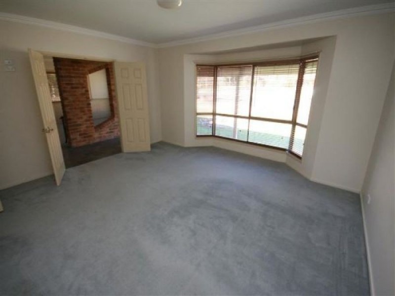 138 Miles Street, Tenterfield NSW 2372