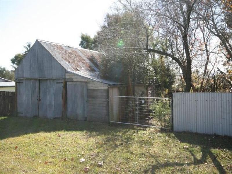 2 Wood Street, Tenterfield NSW 2372
