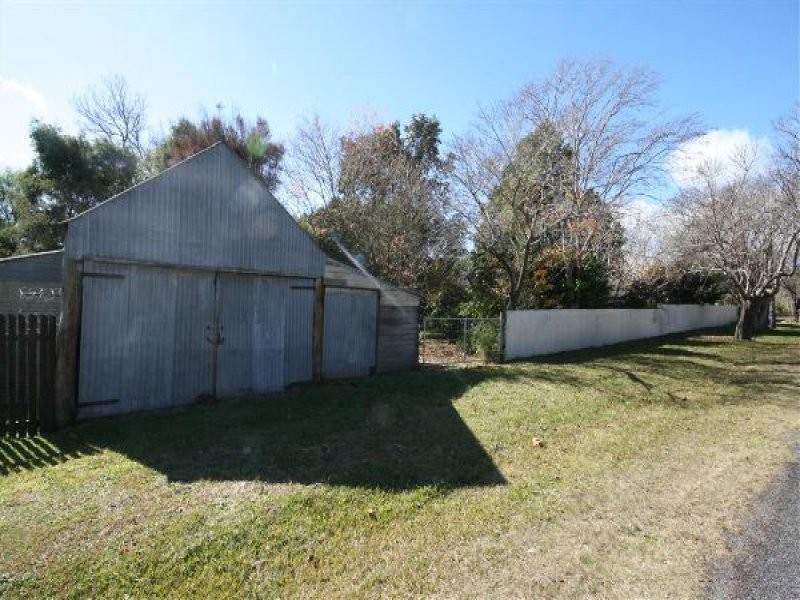 2 Wood Street, Tenterfield NSW 2372