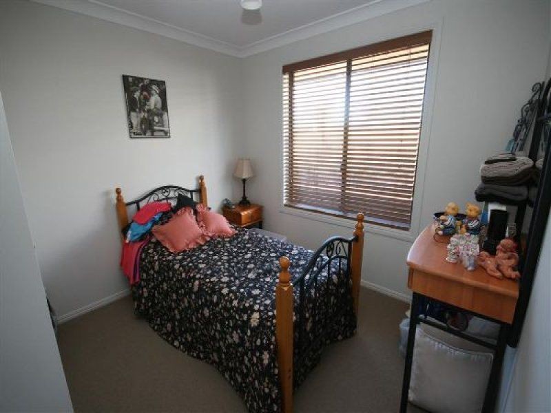 24 Parkes Drive, Tenterfield NSW 2372