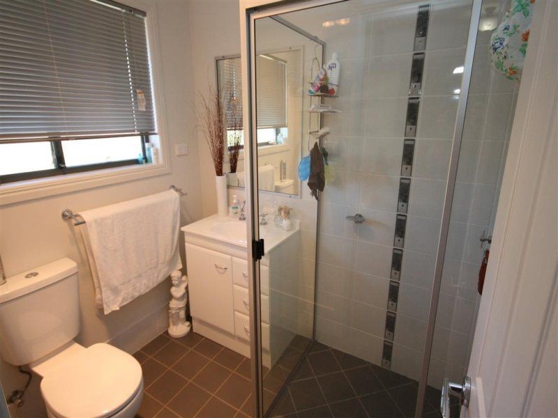 24 Parkes Drive, Tenterfield NSW 2372