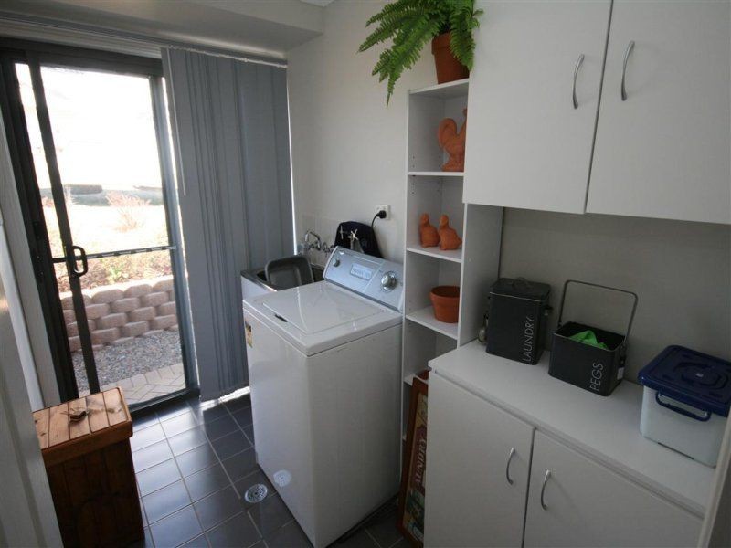 24 Parkes Drive, Tenterfield NSW 2372