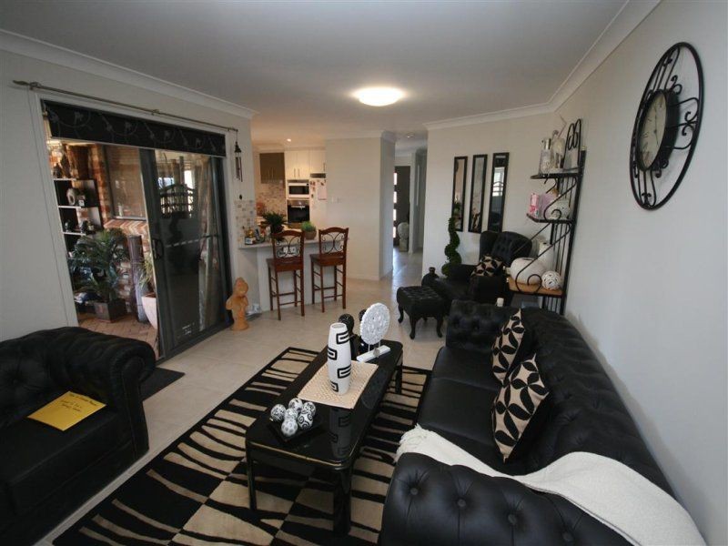 24 Parkes Drive, Tenterfield NSW 2372