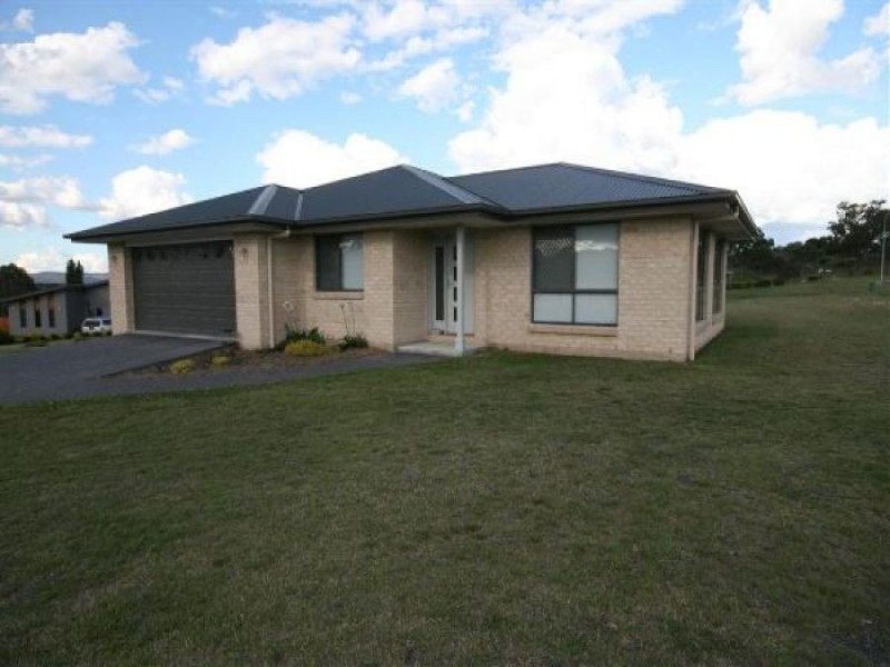 2 MacKenzie Court, Tenterfield NSW 2372