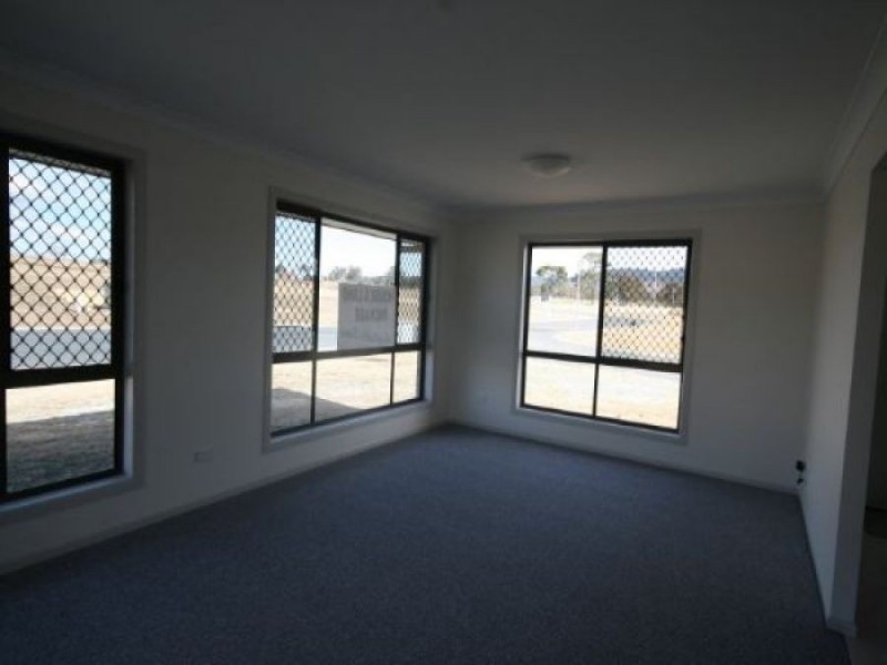 2 MacKenzie Court, Tenterfield NSW 2372