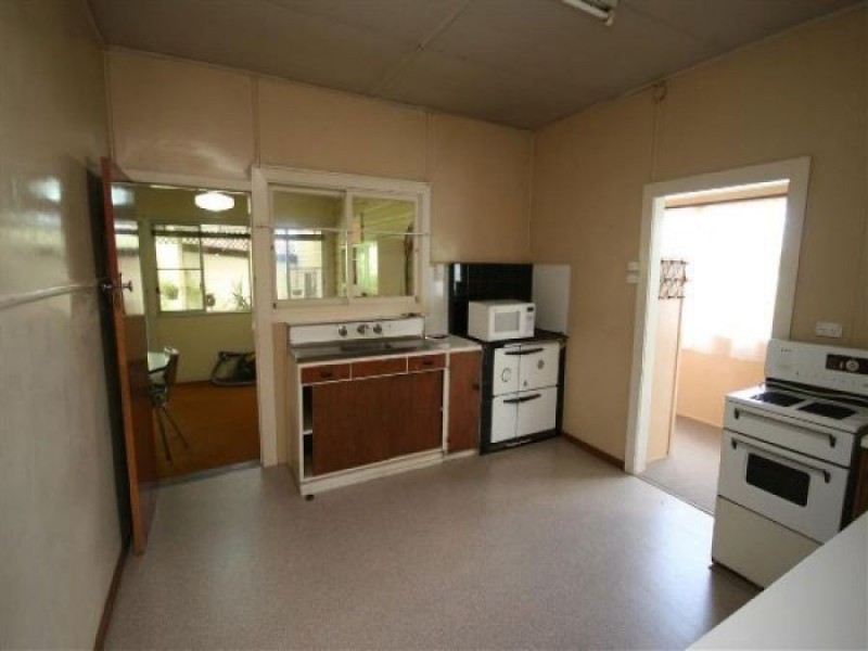 124 Rouse Street, Tenterfield NSW 2372