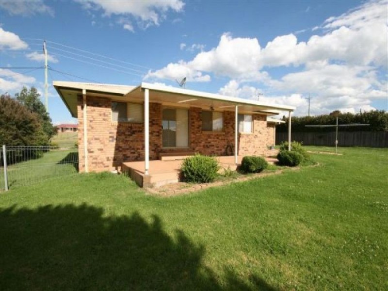 223 Bulwer Street, Tenterfield NSW 2372