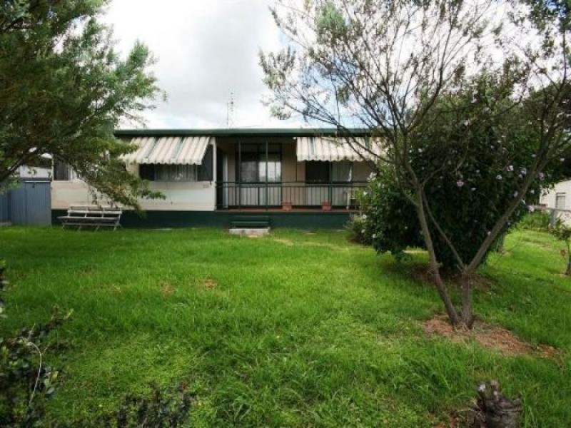 238 Bulwer Street, Tenterfield NSW 2372