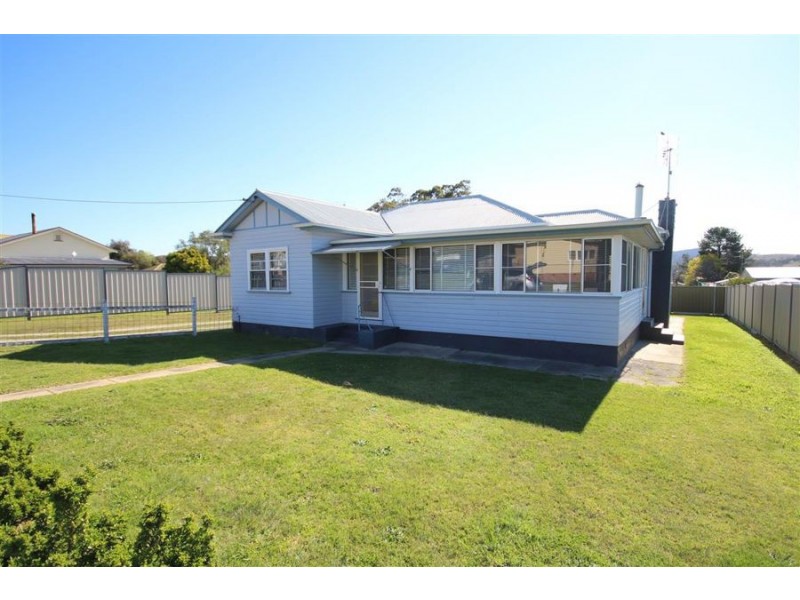 48 Logan Street, Tenterfield NSW 2372