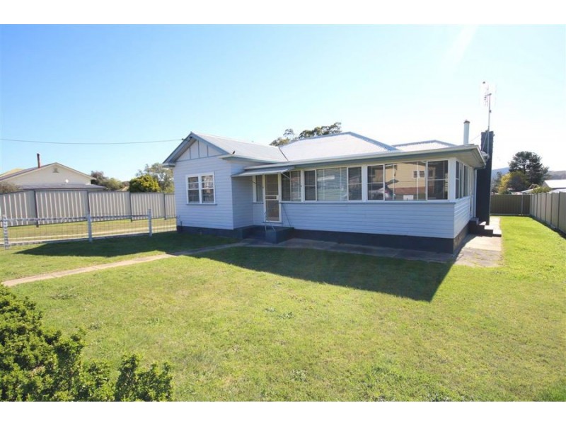 48 Logan Street, Tenterfield NSW 2372
