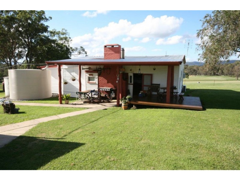 53 Four Mile Creek Road, Tenterfield NSW 2372