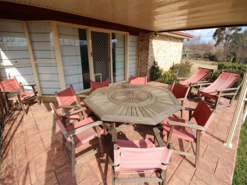 151 Cowper Street, Tenterfield NSW 2372