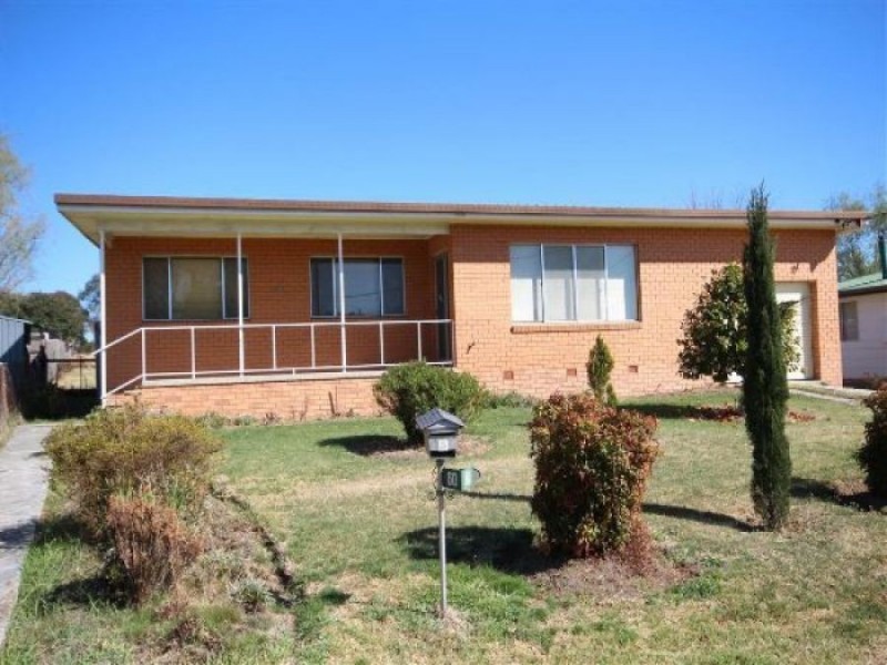60 George Street, Tenterfield NSW 2372