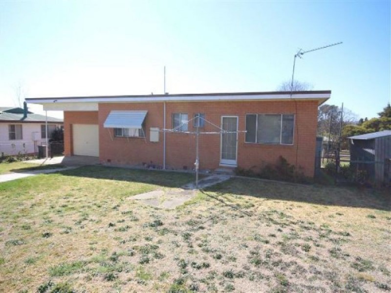 60 George Street, Tenterfield NSW 2372