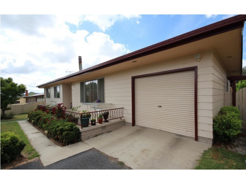 7 High Street, Tenterfield NSW 2372