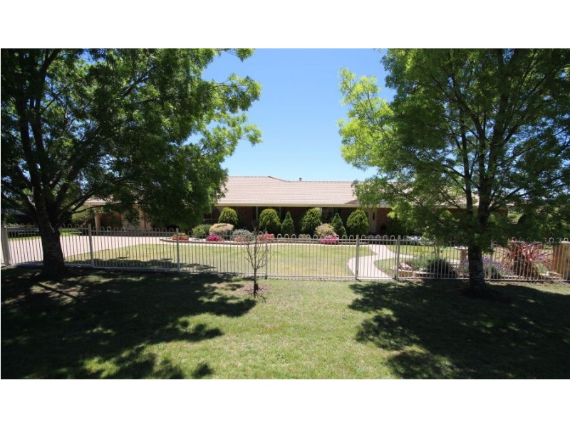 158 Petre Street, Tenterfield NSW 2372