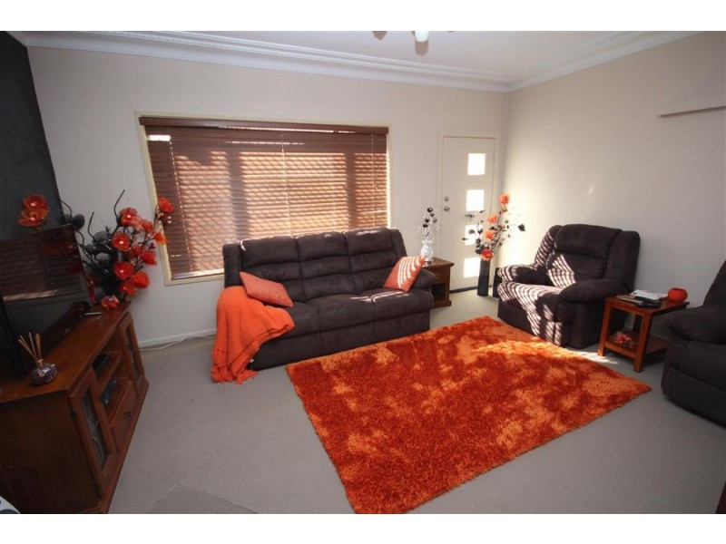 74 Logan Street, Tenterfield NSW 2372