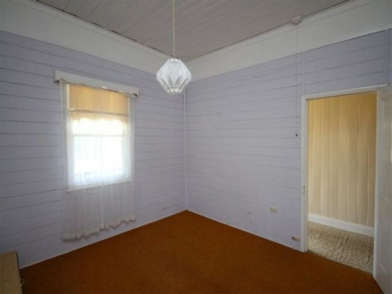 137 Miles Street, Tenterfield NSW 2372