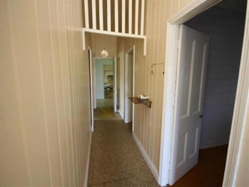 137 Miles Street, Tenterfield NSW 2372
