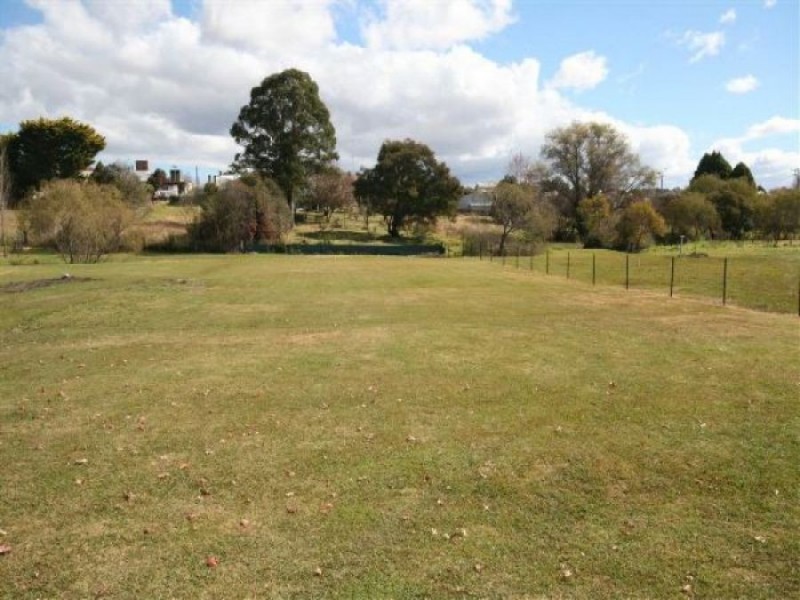 174 Logan Street, Tenterfield NSW 2372