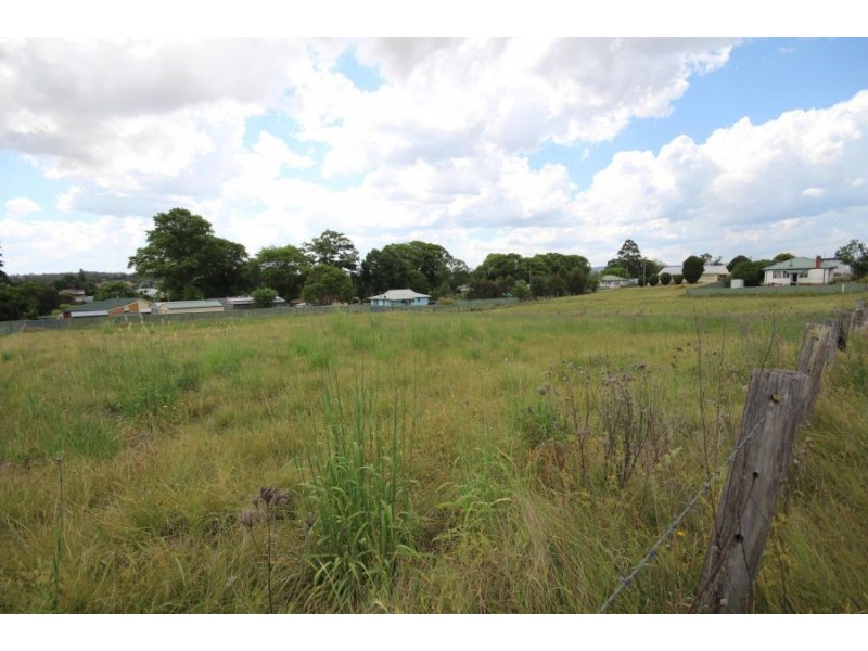 153 Bulwer Street, Tenterfield NSW 2372