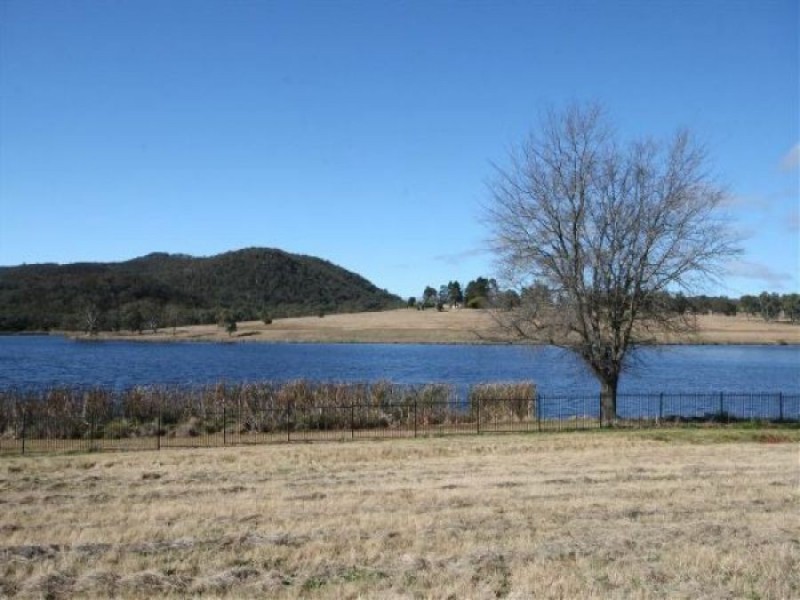 37 Parkes Drive, Tenterfield NSW 2372