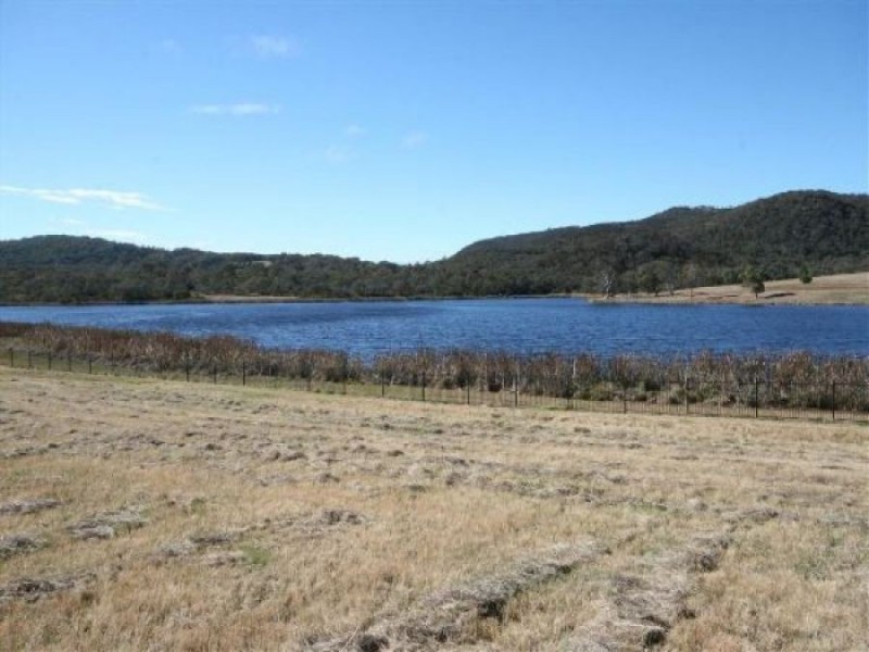 37 Parkes Drive, Tenterfield NSW 2372