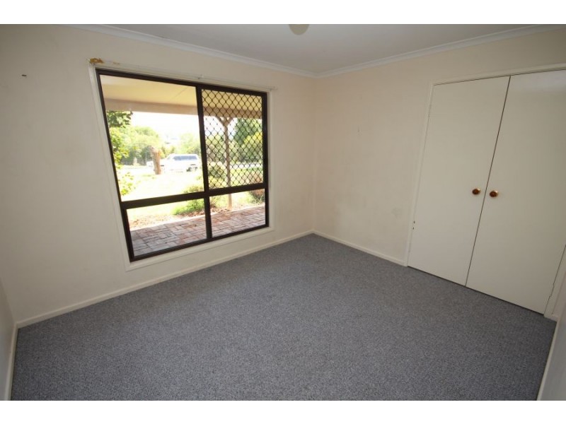 85 Drummond Street, Tenterfield NSW 2372