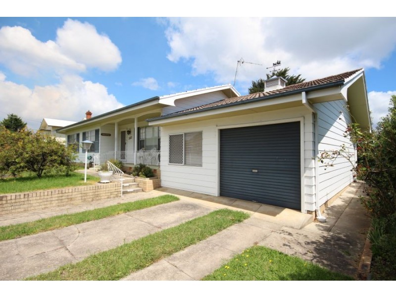 183 High Street, Tenterfield NSW 2372