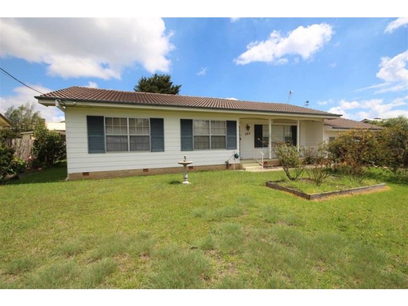 183 High Street, Tenterfield NSW 2372
