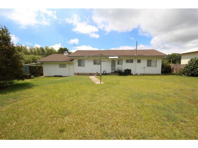 183 High Street, Tenterfield NSW 2372
