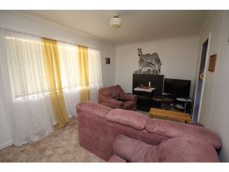 14 Molesworth Street, Tenterfield NSW 2372