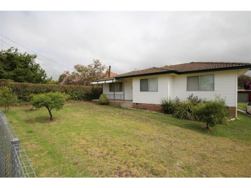 14 Molesworth Street, Tenterfield NSW 2372