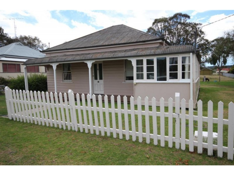 70 Wood Street, Tenterfield NSW 2372