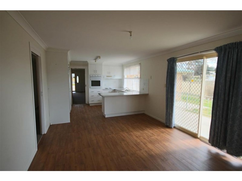 29 George Street, Tenterfield NSW 2372