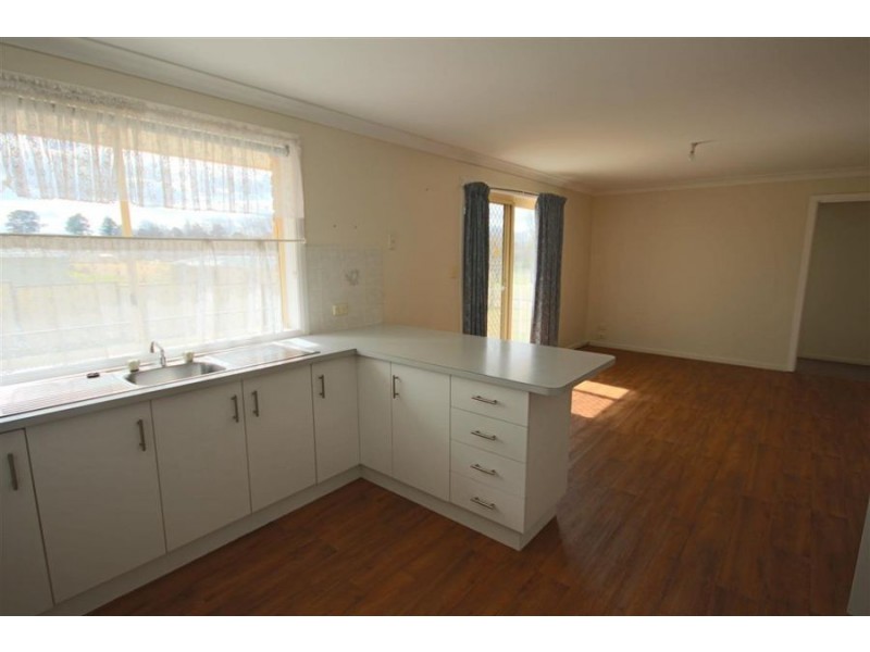 29 George Street, Tenterfield NSW 2372